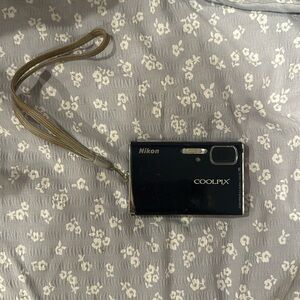 Nikon coolpix digital (READ DESCRIPTION)